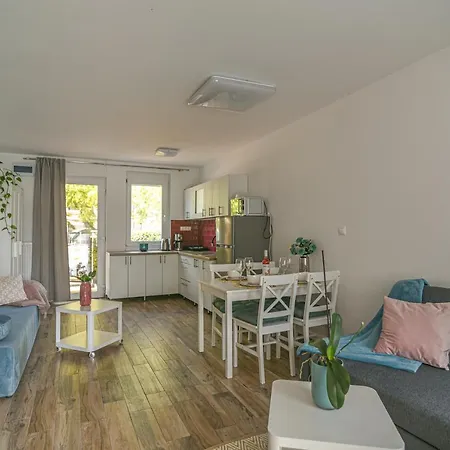 Apartment Happy