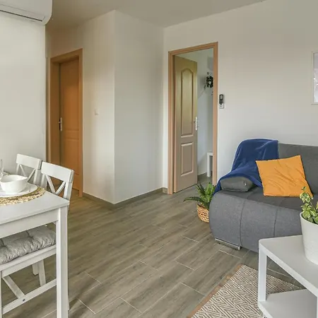 Happy Apartment