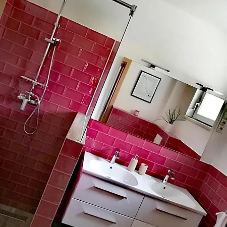 Happy Apartment *