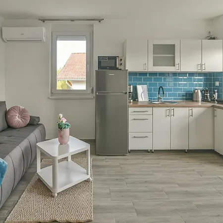 Happy Apartment